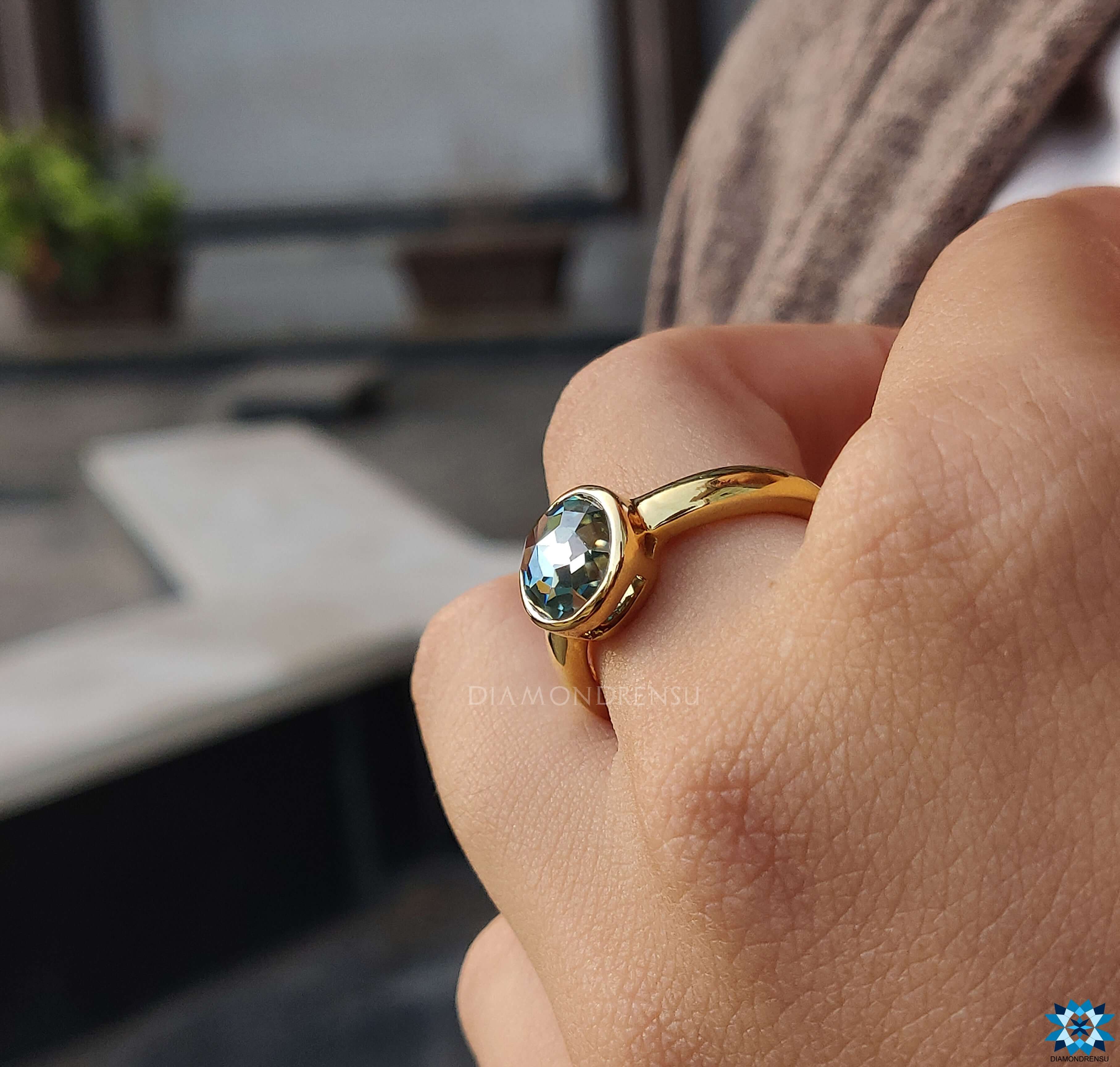 Unique diamondrensu UK engagement ring for a distinctive proposal.