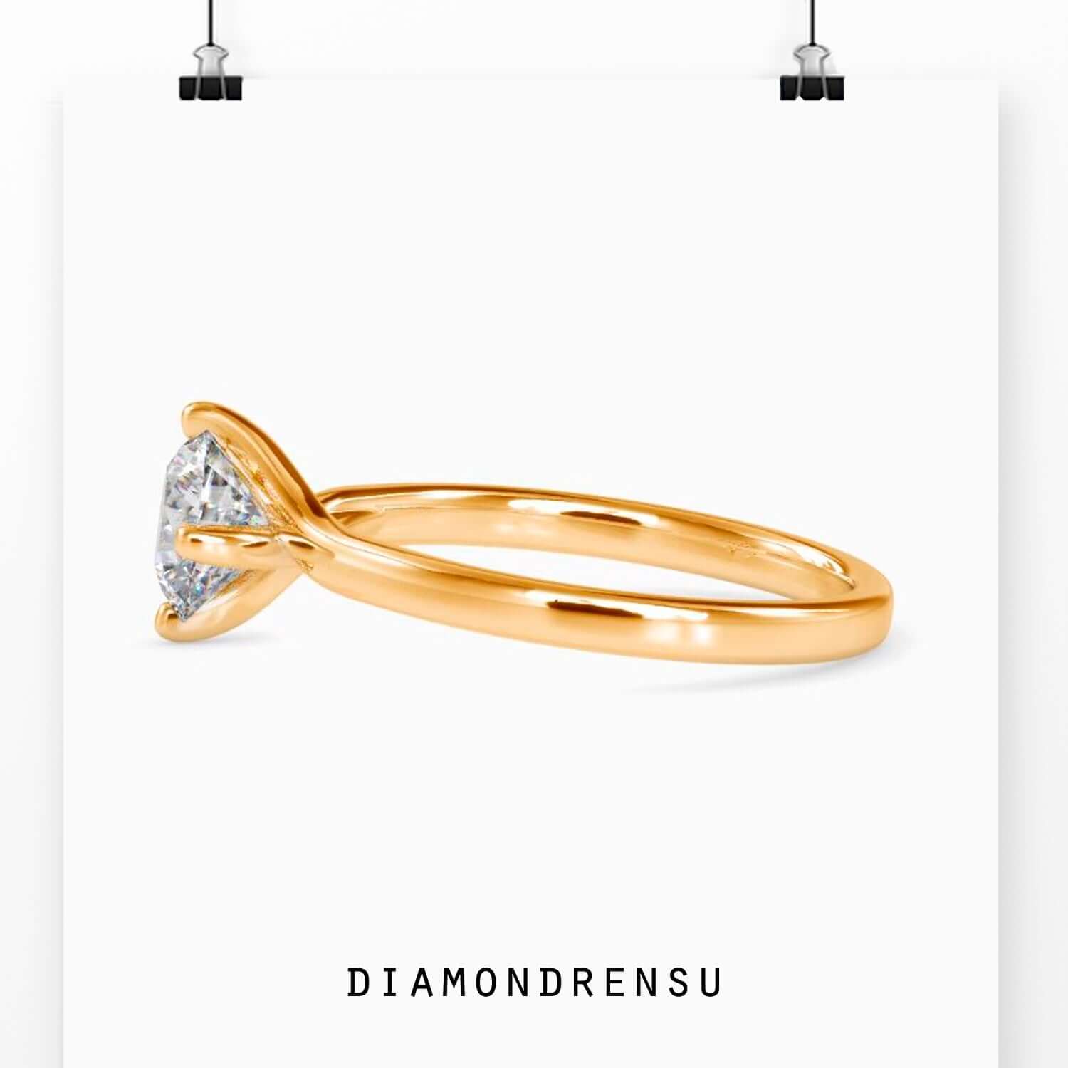 Diamondrensu UK ring in elegant white gold.