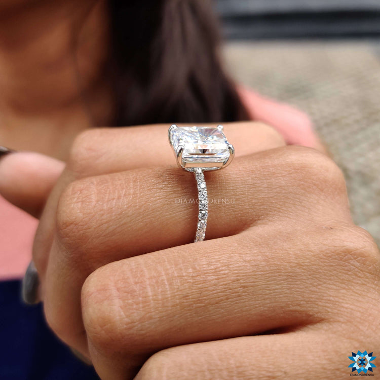 Diamondrensu UK radiant cut moissanite ring.