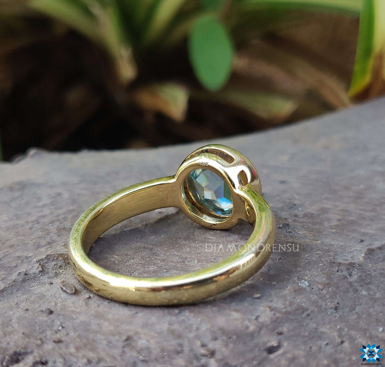 Beautiful round moissanite ring showcasing brilliance and timeless charm.