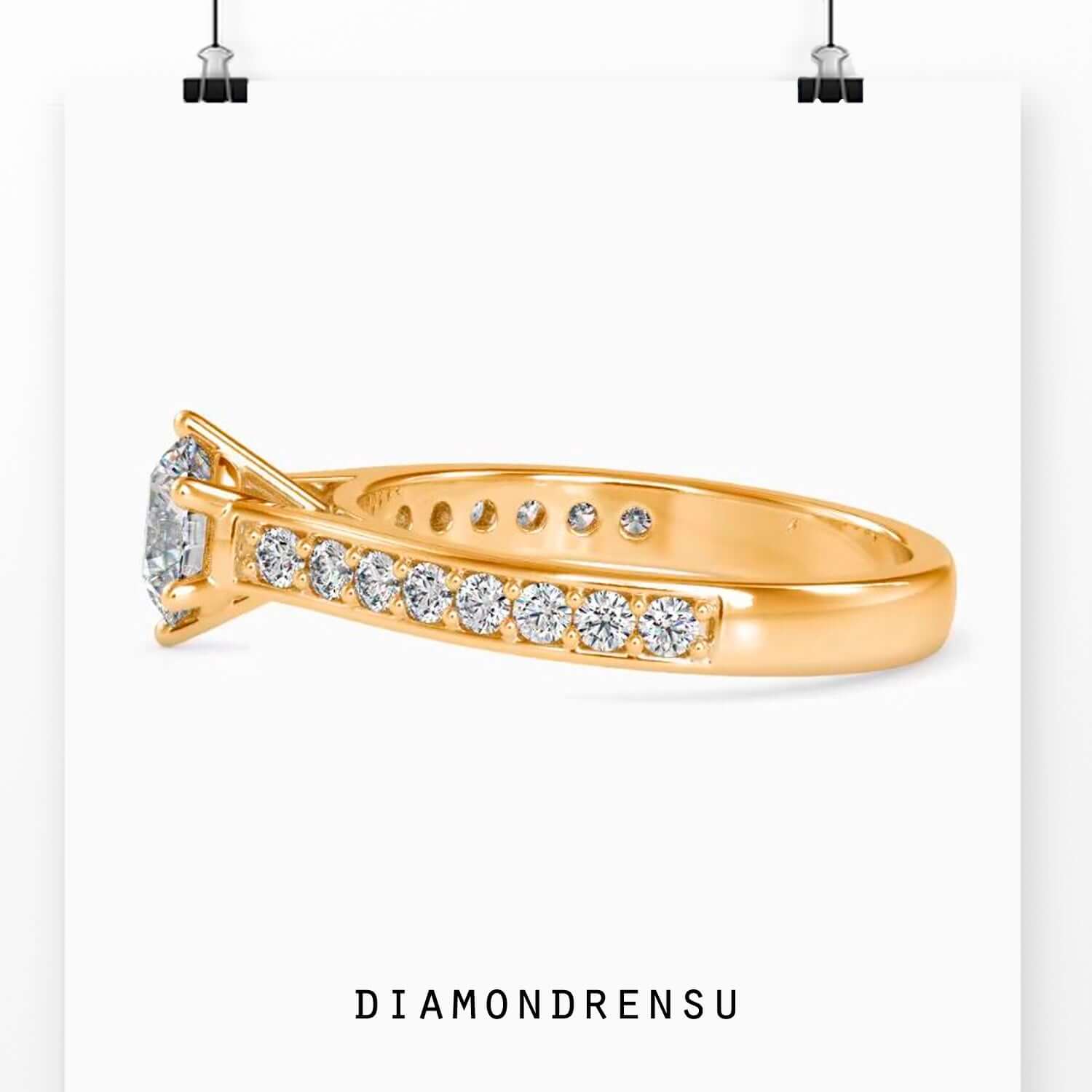 Diamondrensu UK engagement ring with lab grown round diamond.