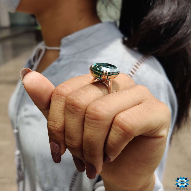 Diamondrensu UK rose gold moissanite engagement ring.