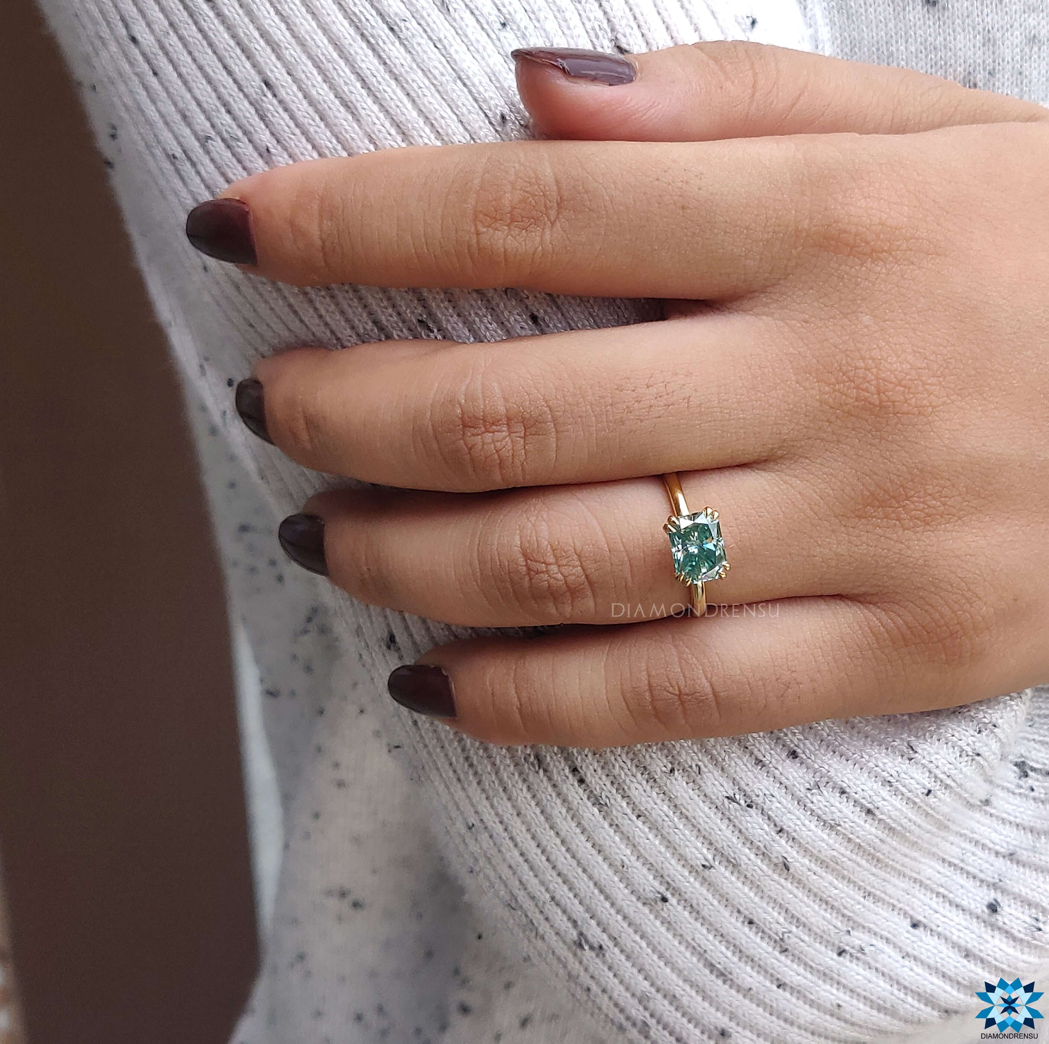Radiant engagement ring, diamondrensu UK ring, Solitaire Moissanite Ring