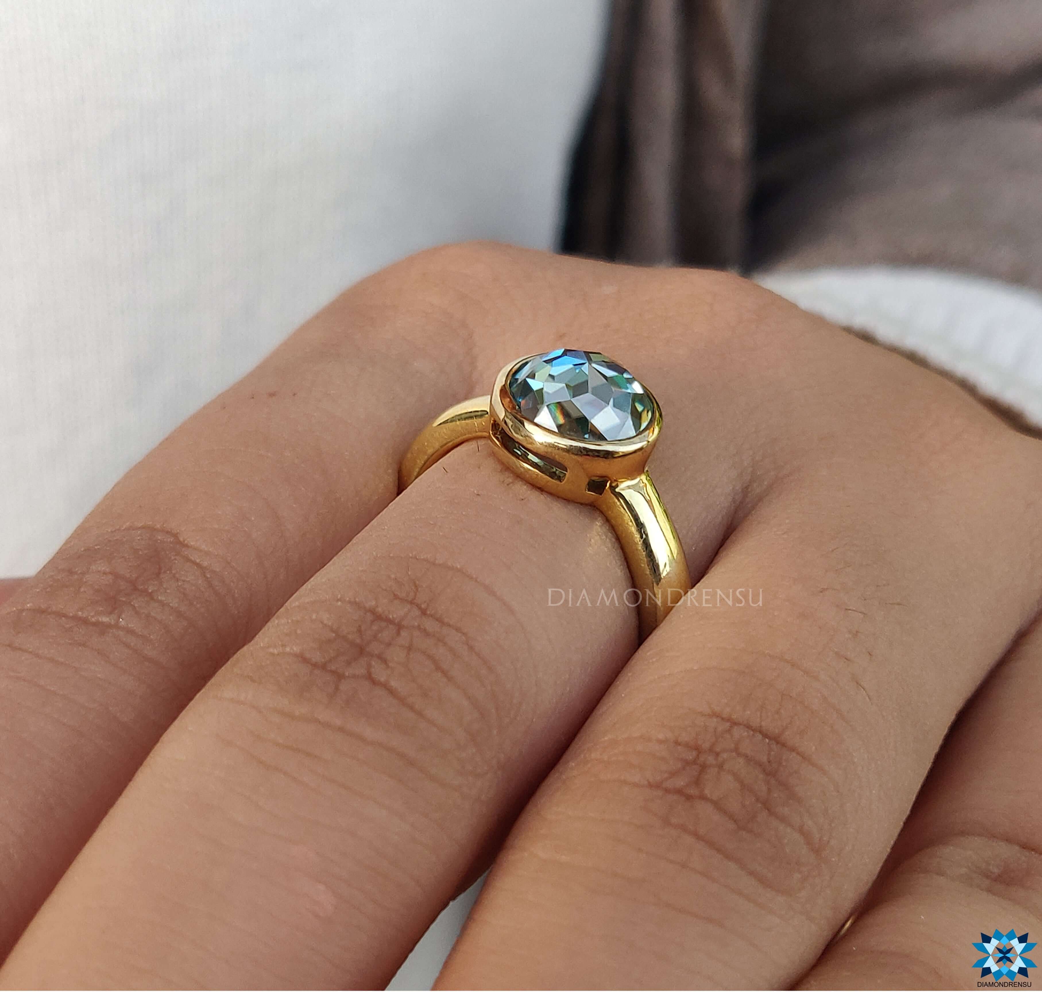 Buy engagement ring that symbolises love and commitment effortlessly.