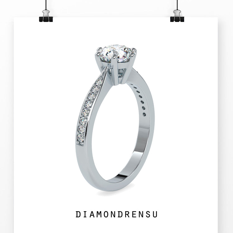 Six prong engagement ring with lab grown diamond centre.