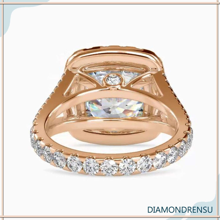 Diamondrensu UK engagement ring in custom halo design.