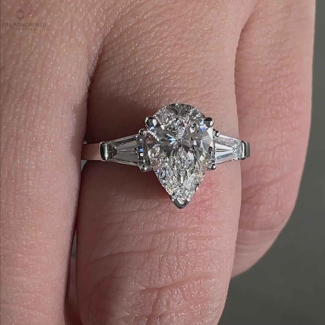 Handmade jewellery by Diamondrensu UK for a bespoke touch.