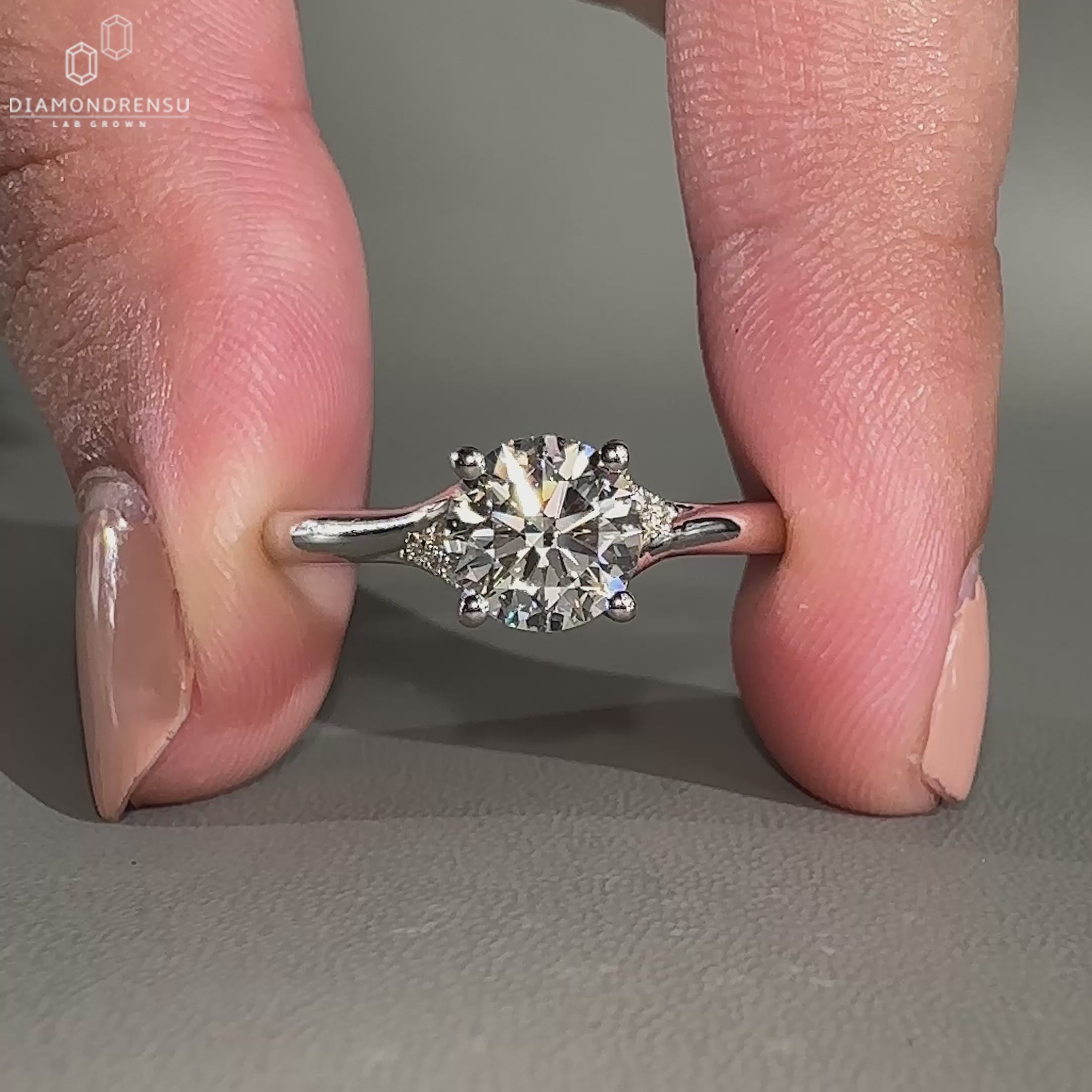 White gold ring with split shank ring