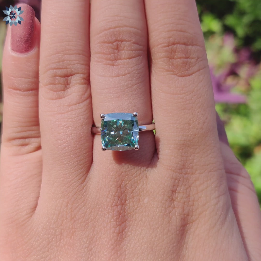 Diamondrensu UK ring in white gold solitaire style.