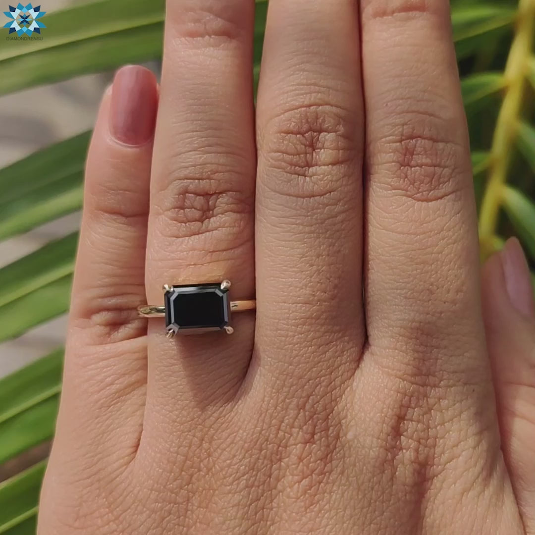 Handmade yellow gold ring.