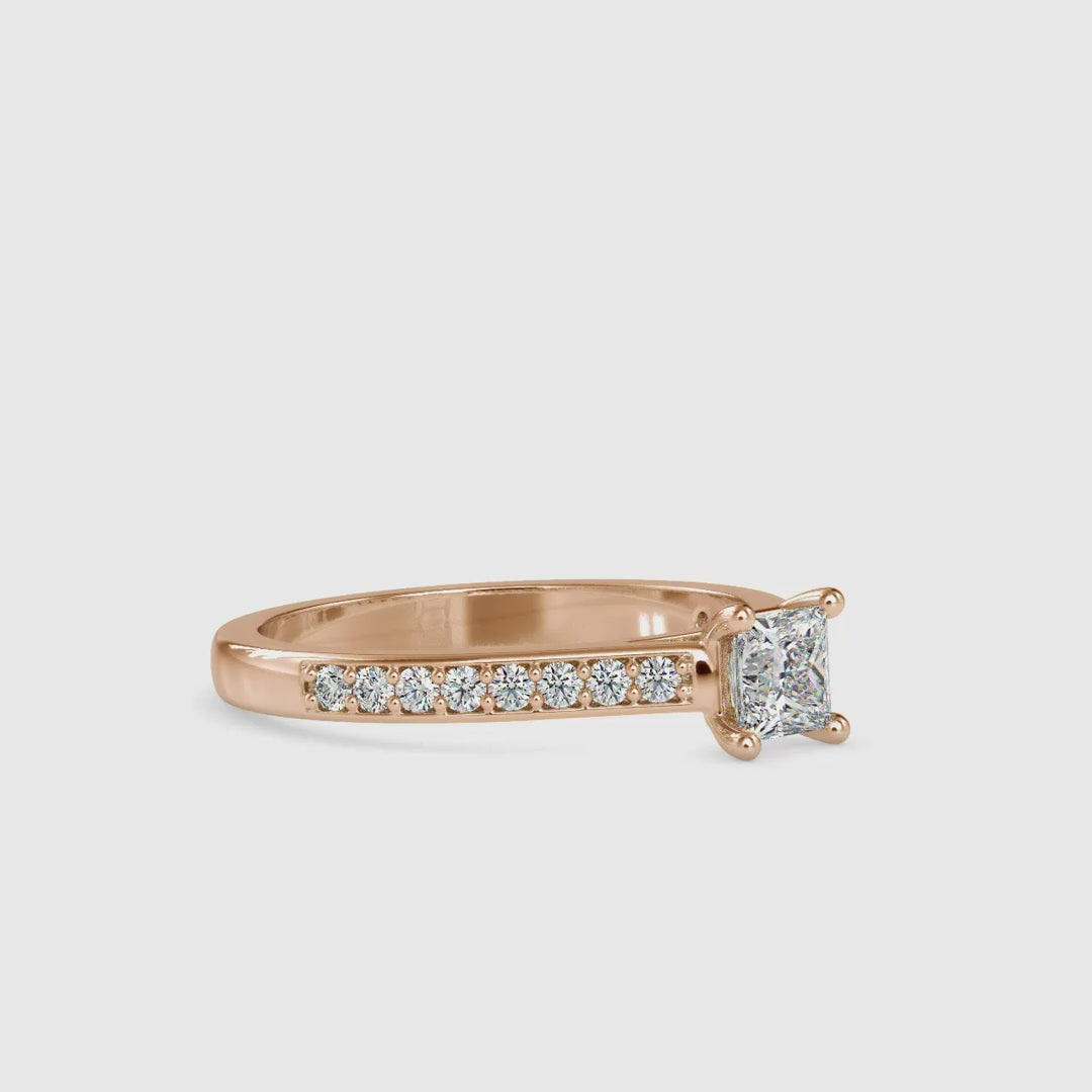 Diamondrensu UK ring with lab grown centre stone.