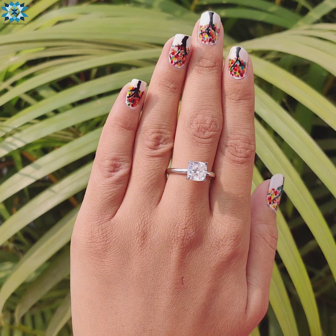 UK Engagement Ring in luxurious styles.