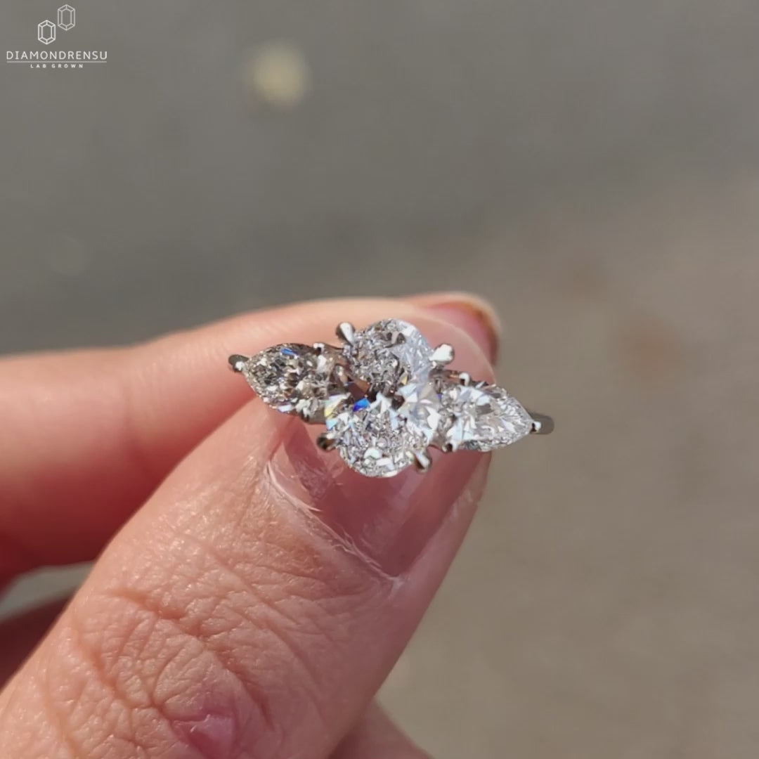 Diamondrensu uk engagement ring, designed as exquisite handmade jewelry.