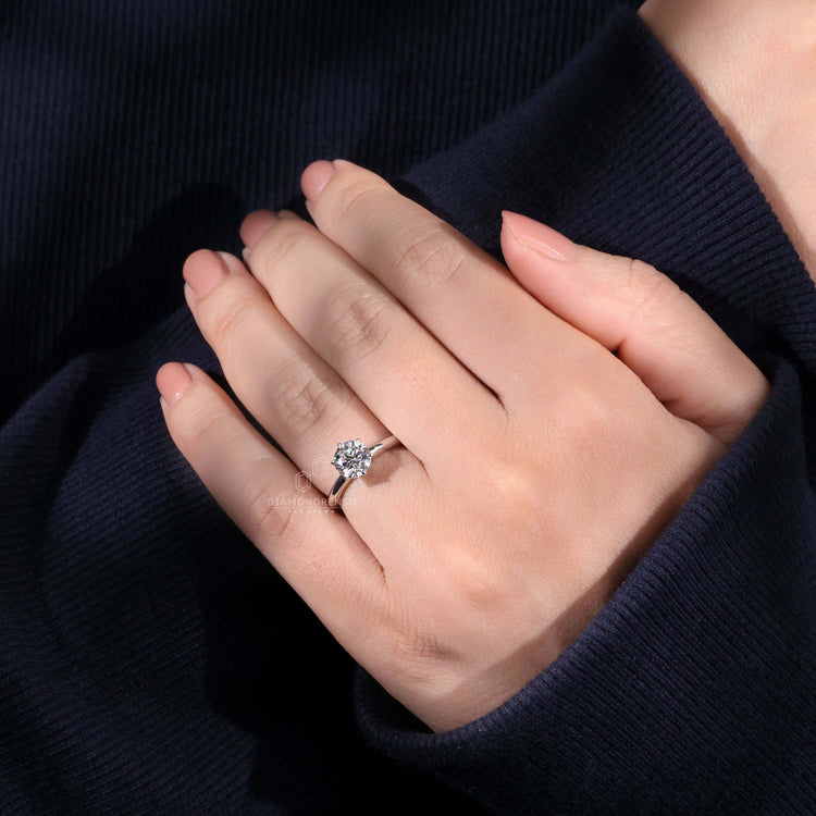 6 Prong Ring Setting with secure and stylish claw prongs to enhance the diamond.
