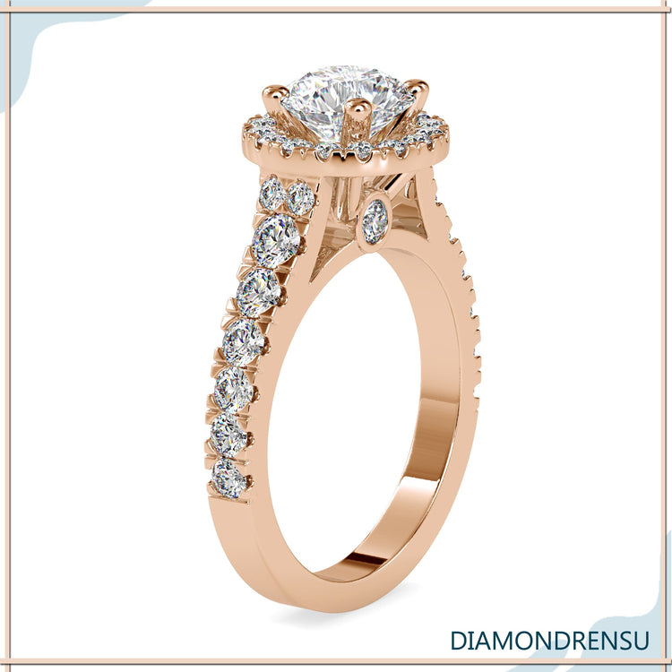 Pave setting ring in rose gold with IGI certified diamond.