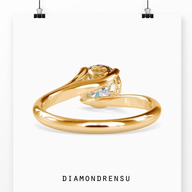 Designer ring in gold with round diamond, custom made.