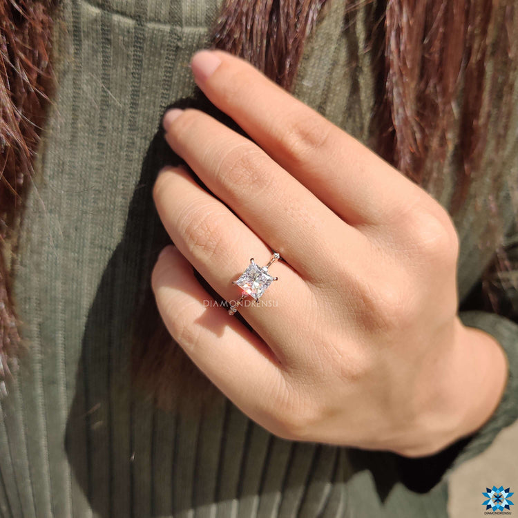 Moissanite ring with floating bubble band.
