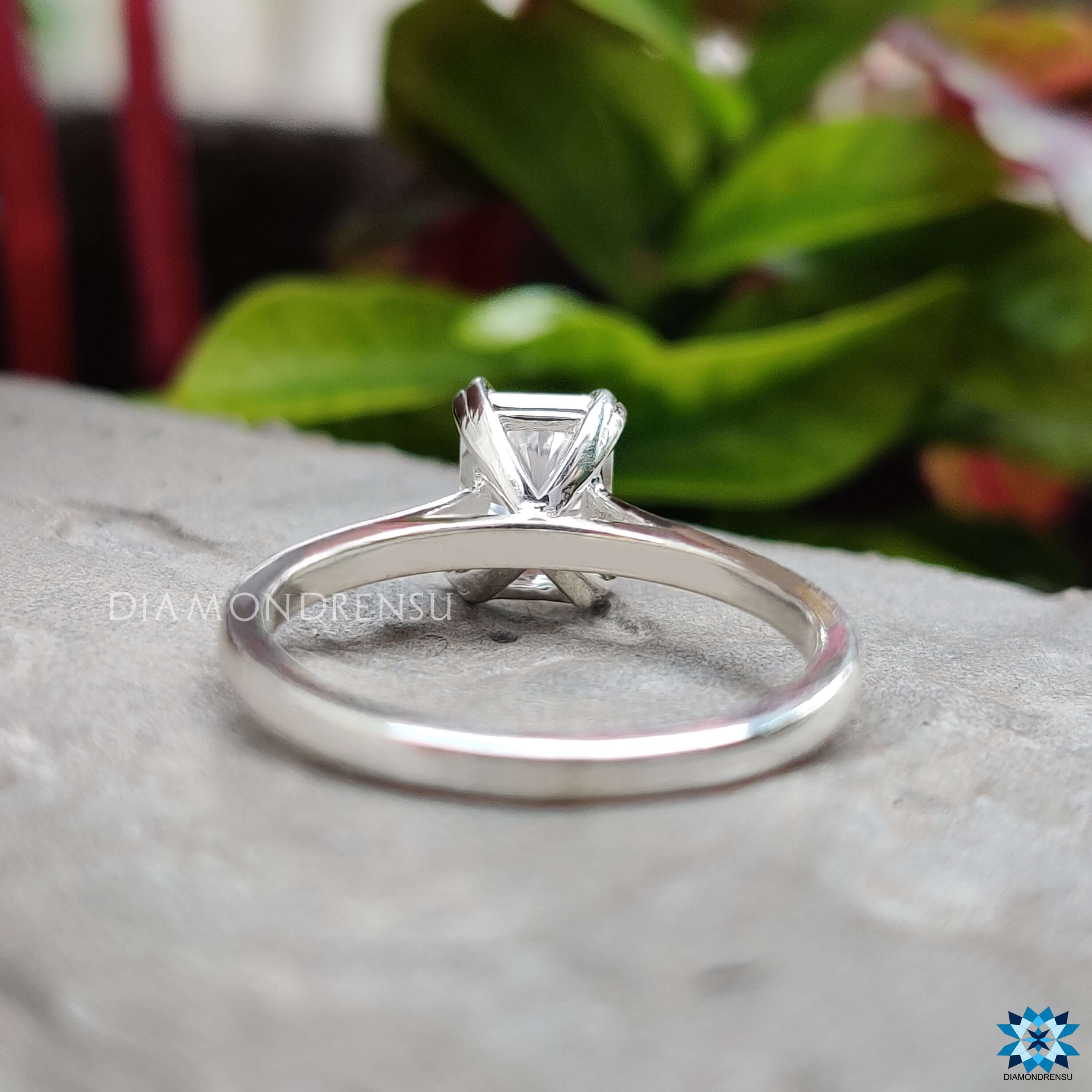 Diamondrensu UK radiant cut moissanite engagement ring.