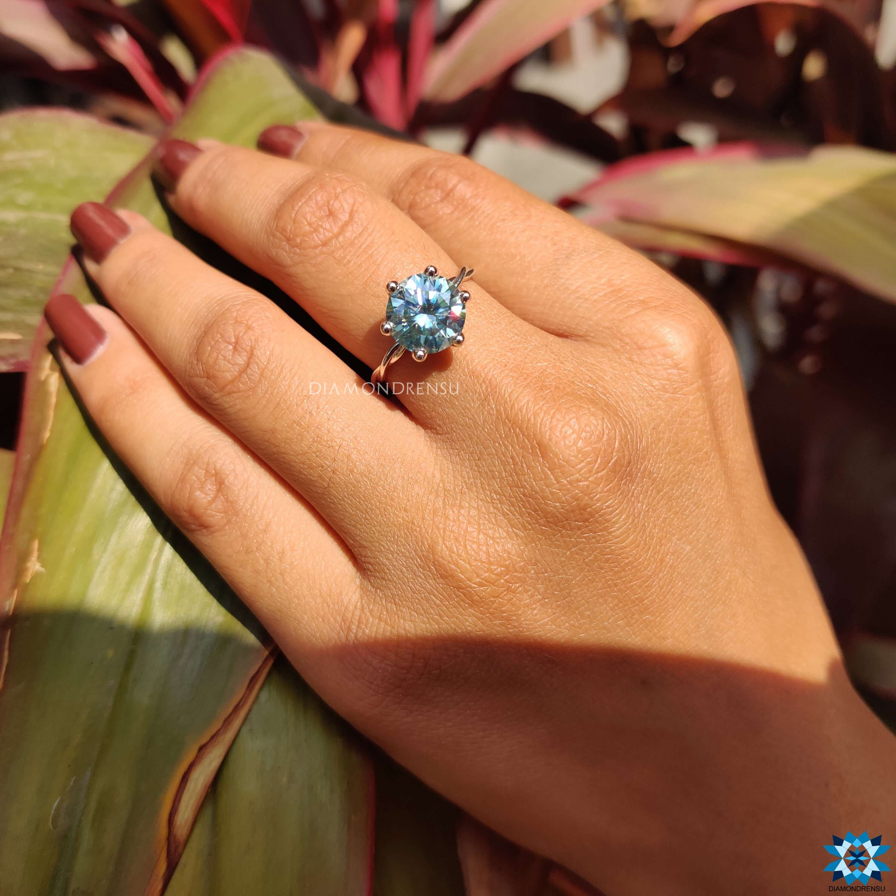 Handmade Jewellery with fine detailing and a flawless finish.