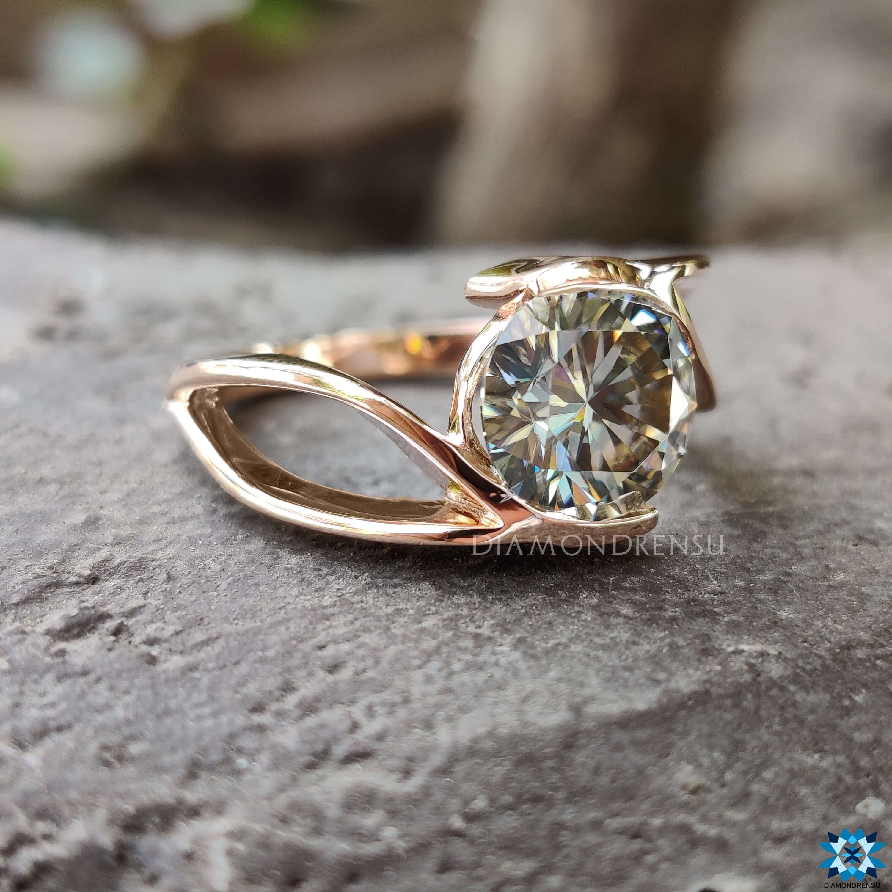 Diamondrensu UK gray moissanite tension setting ring.