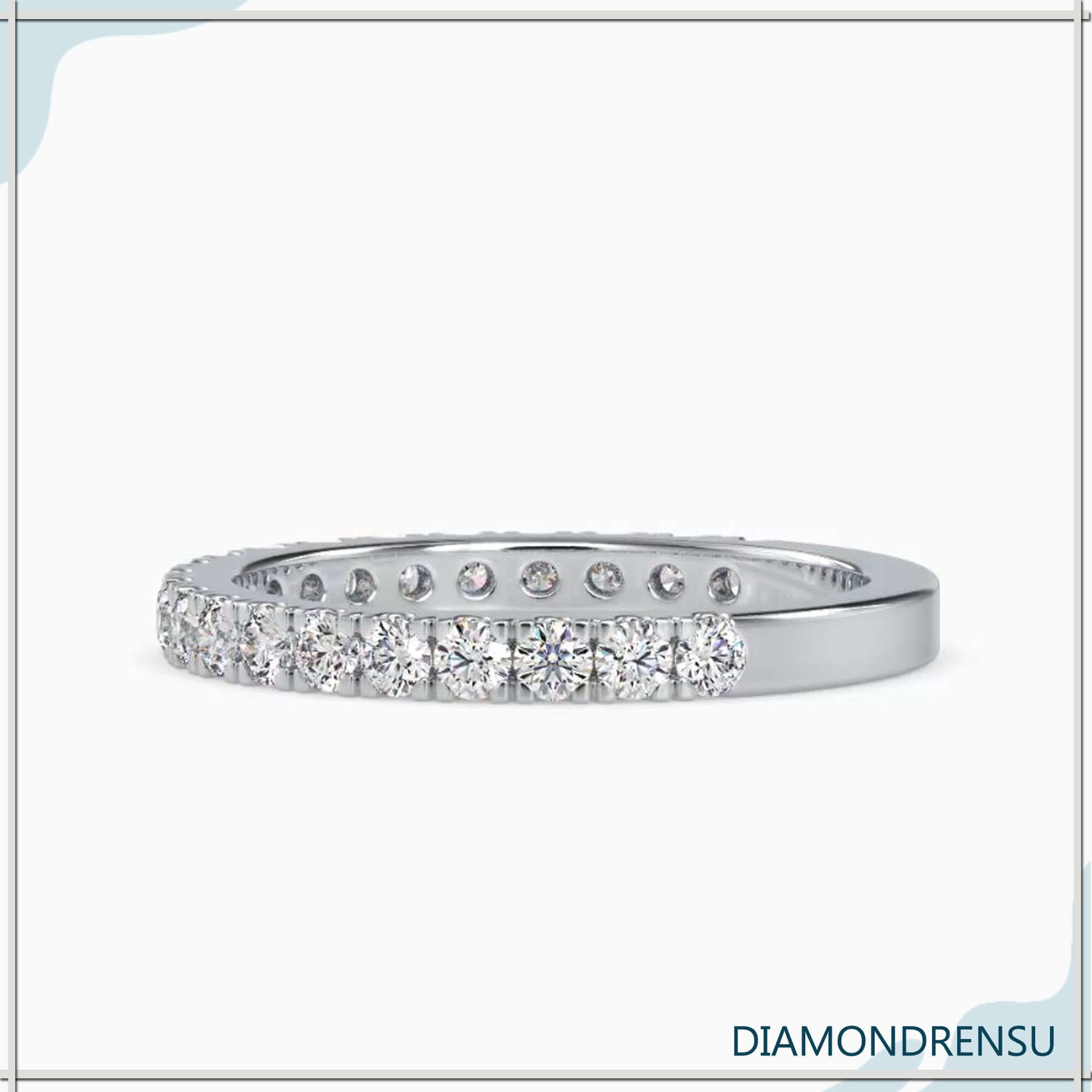 Diamondrensu UK band with round cut prong set diamonds.