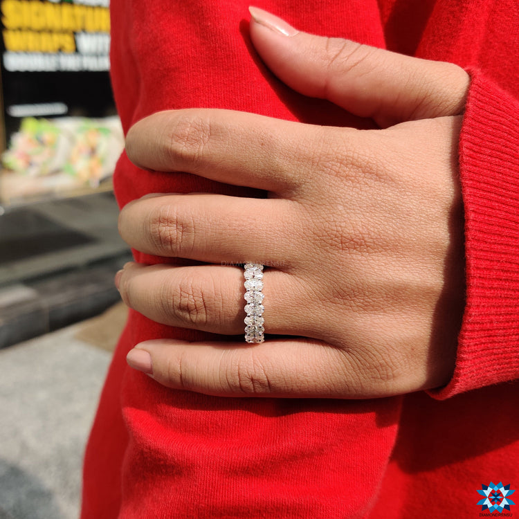 Wedding bands for oval rings, designed for a flawless fit with your engagement ring.