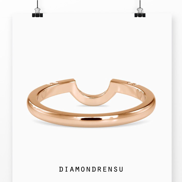 Gold comfort fit band for a secure and smooth feel.