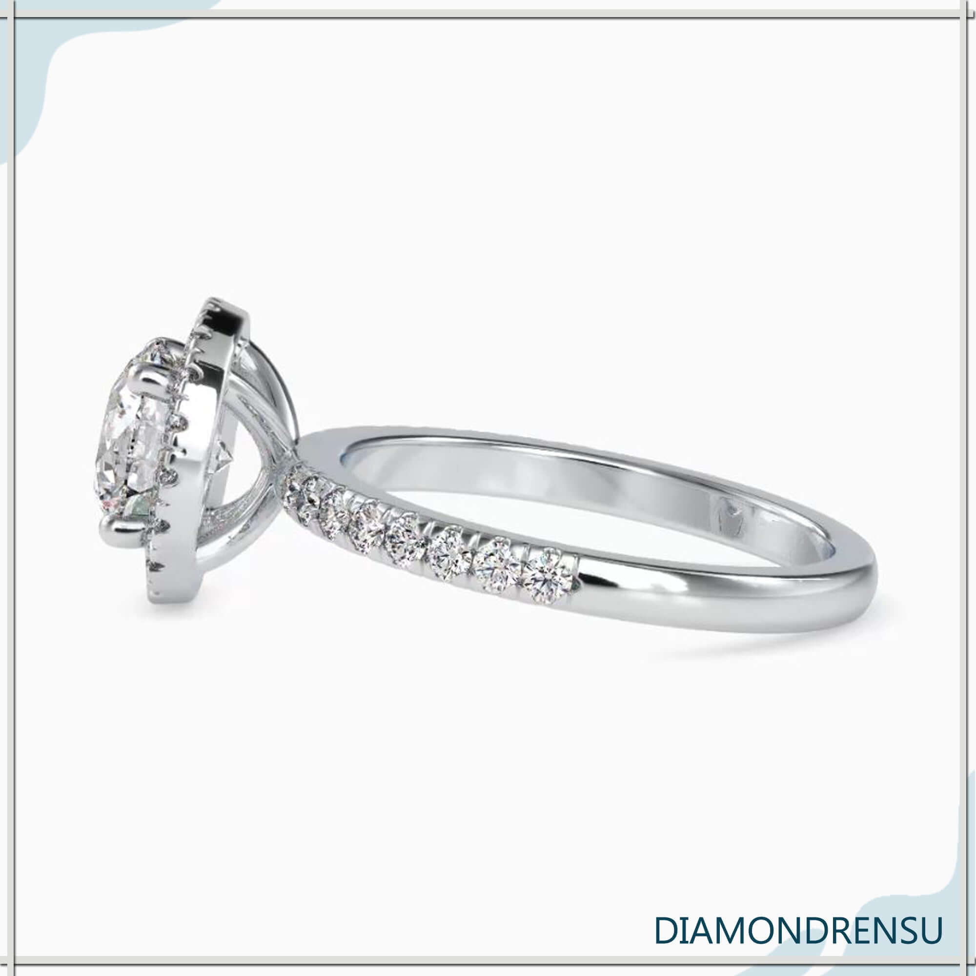 Custom engagement ring in UK with lab grown diamond.