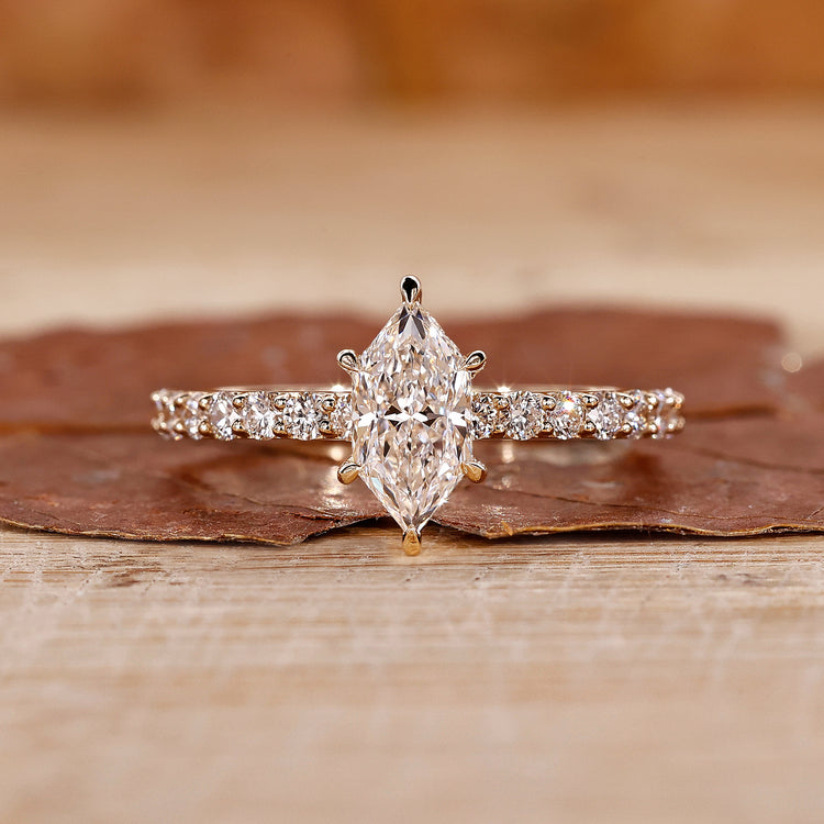Dutch Marquise Diamond Ring made with round cut diamond ring.
