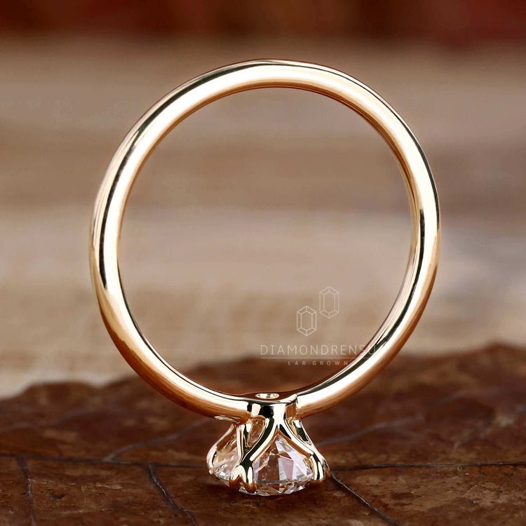 Solitaire engagement ring featuring a 1 carat solitaire diamond for ultimate brilliance.
