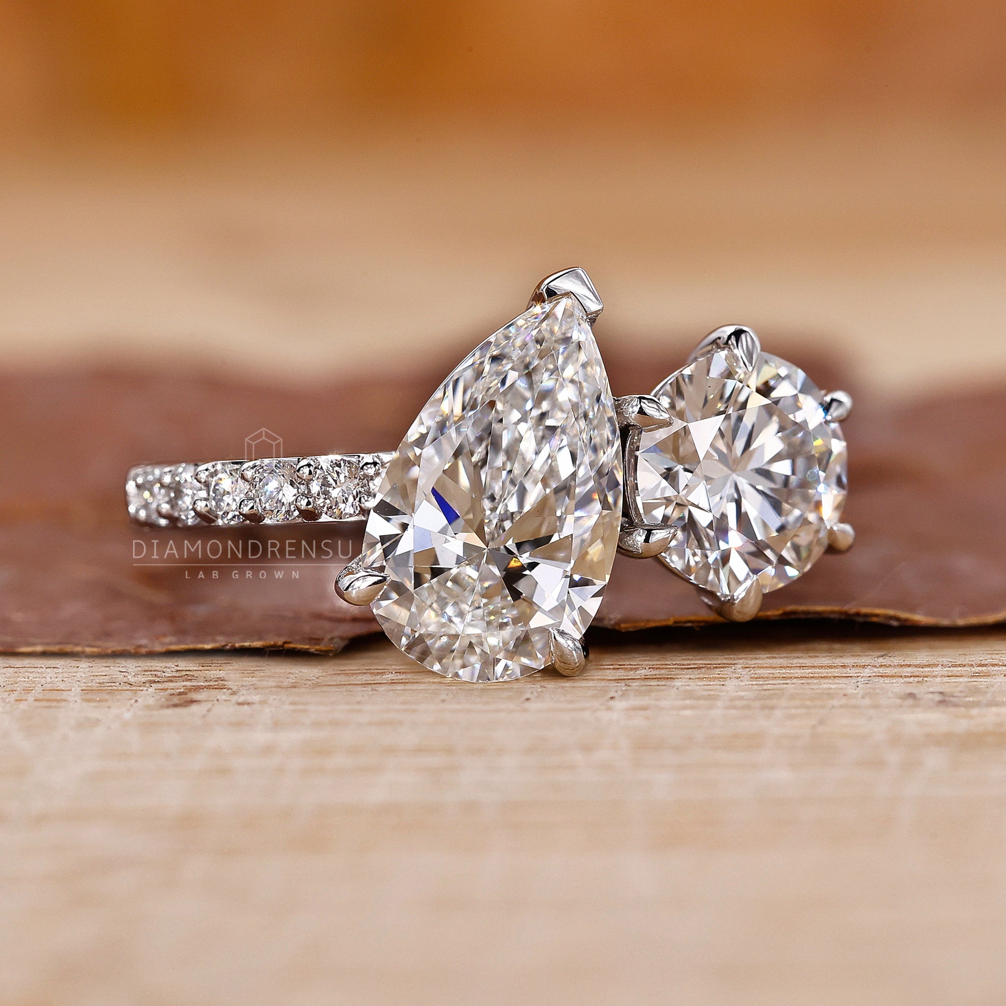 Handmade Toi et Moi ring with IGI certified lab grown diamonds.
