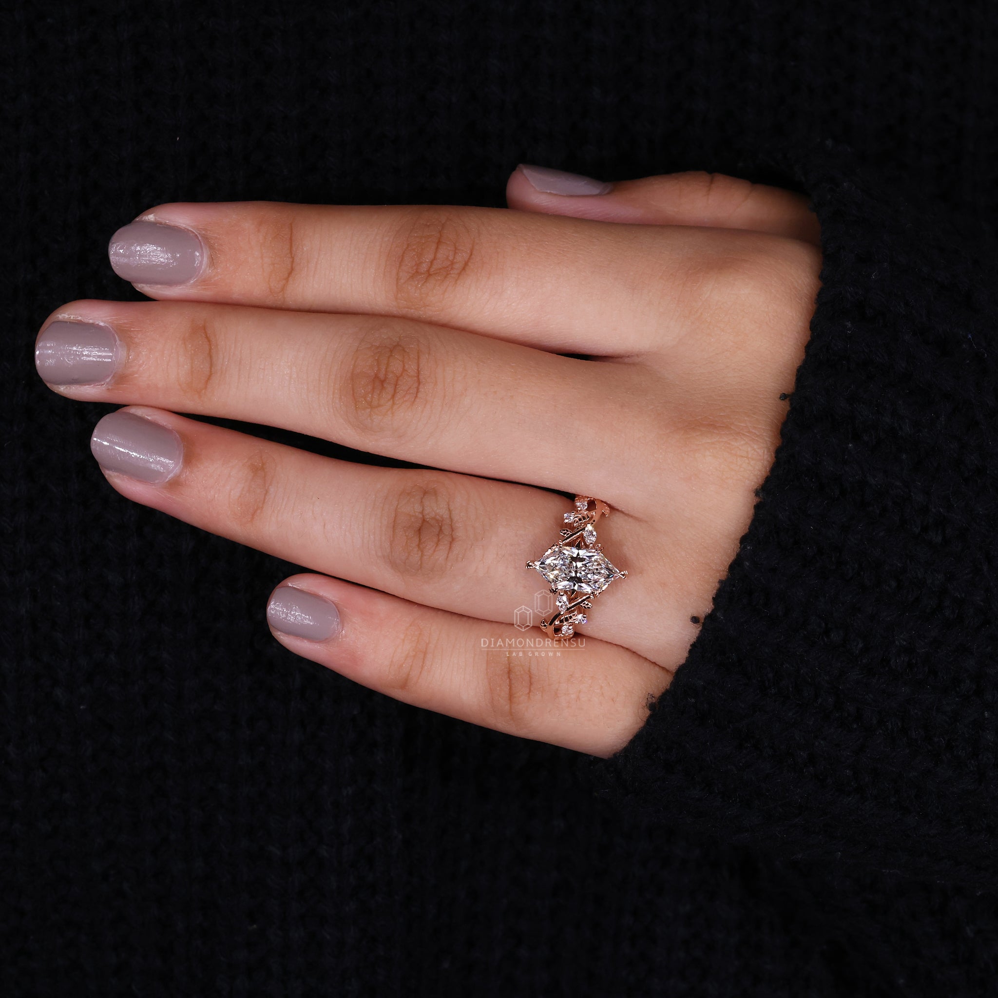 que Dutch Marquise Ring with Nature Inspired Vines and Leaves Details