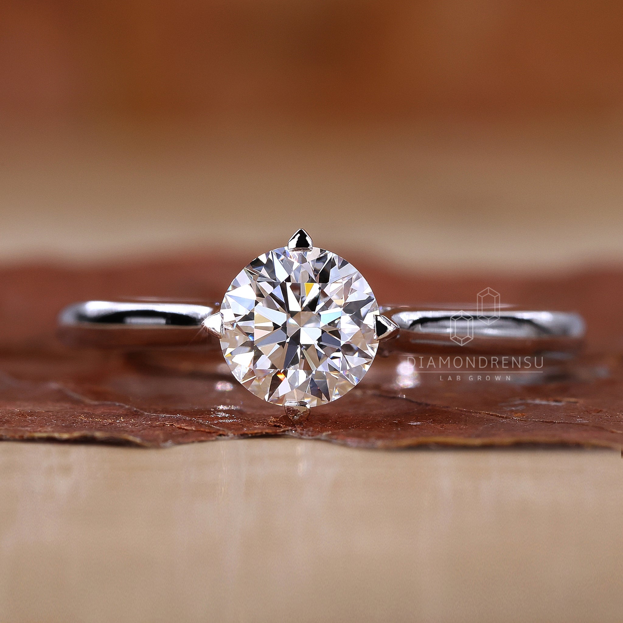 Solitaire ring featuring a flawless Lab Grown Diamond.