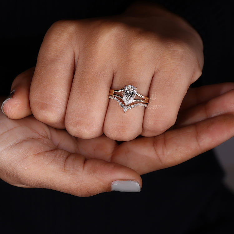 Round hidden halo setting ring.
