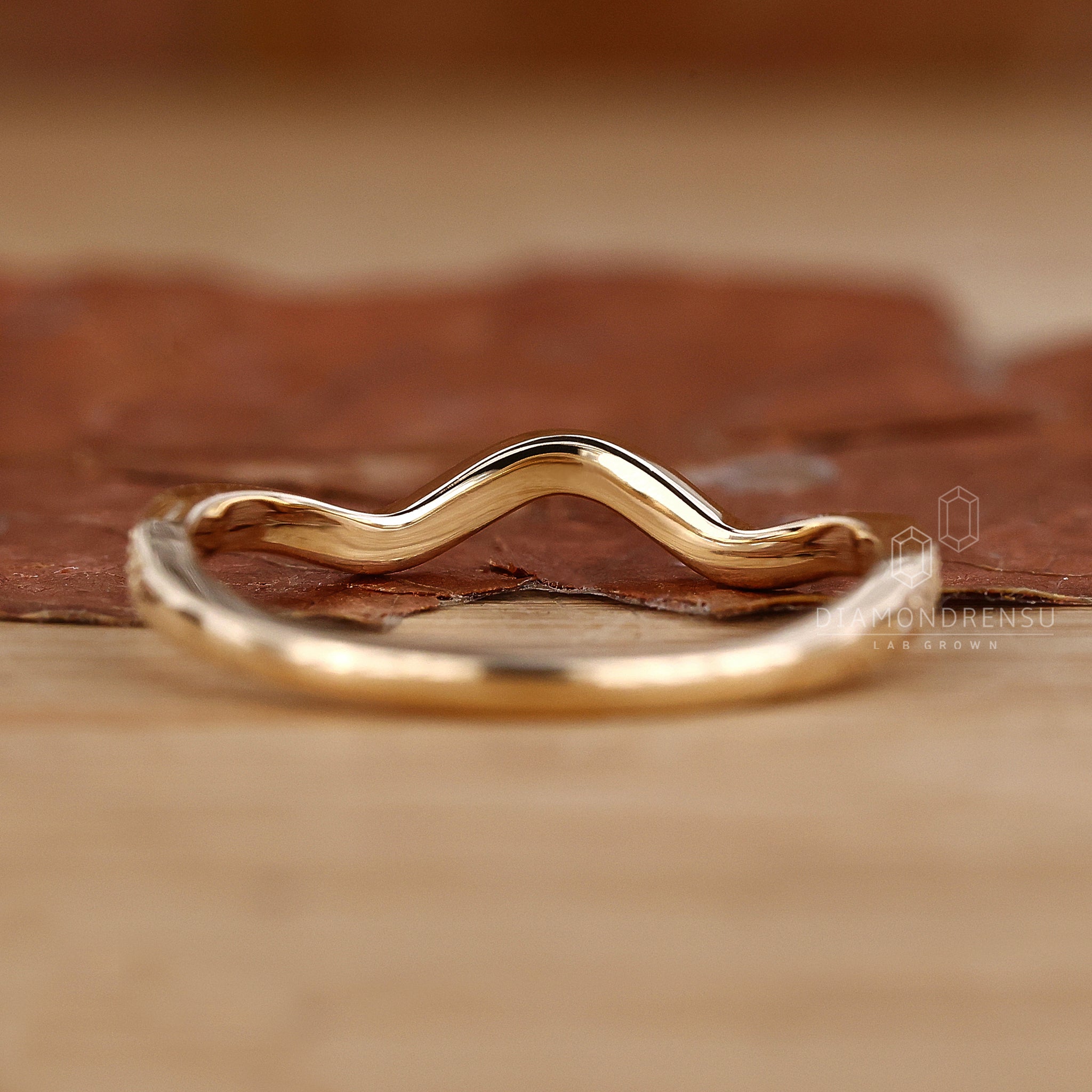 Lab diamond curved ring perfect for stacking
