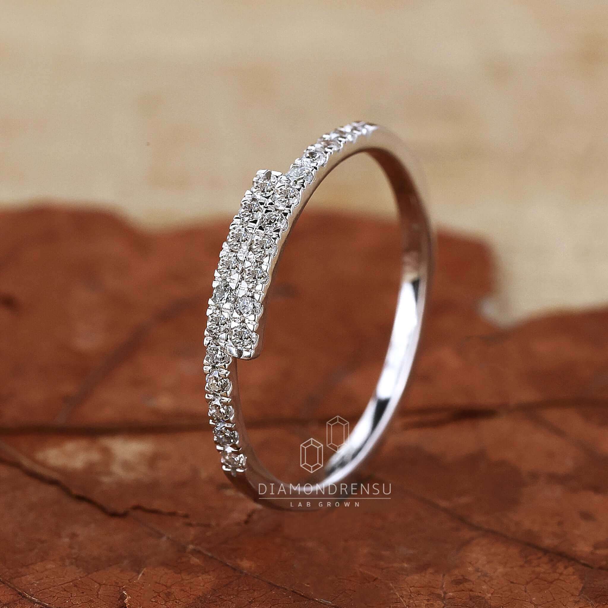 lab grown diamond wedding band