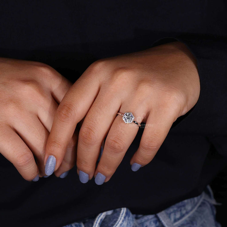 Stunning cathedral setting engagement ring designed for unforgettable moments.
