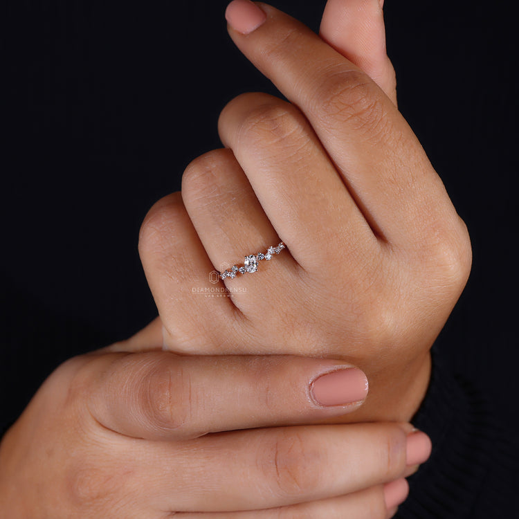 Round prong setting in rose gold engagement ring.
