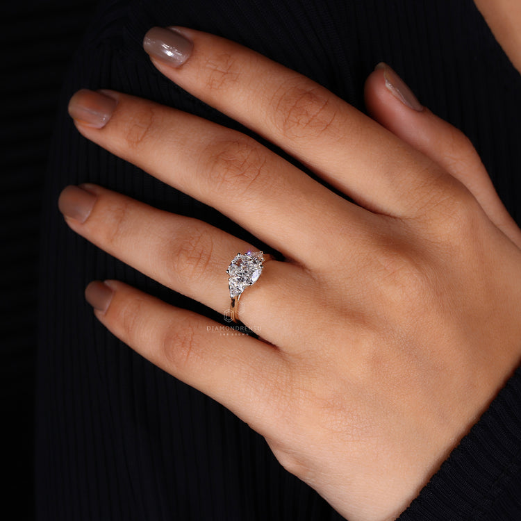 Tapered Shank setting on yellow gold ring
