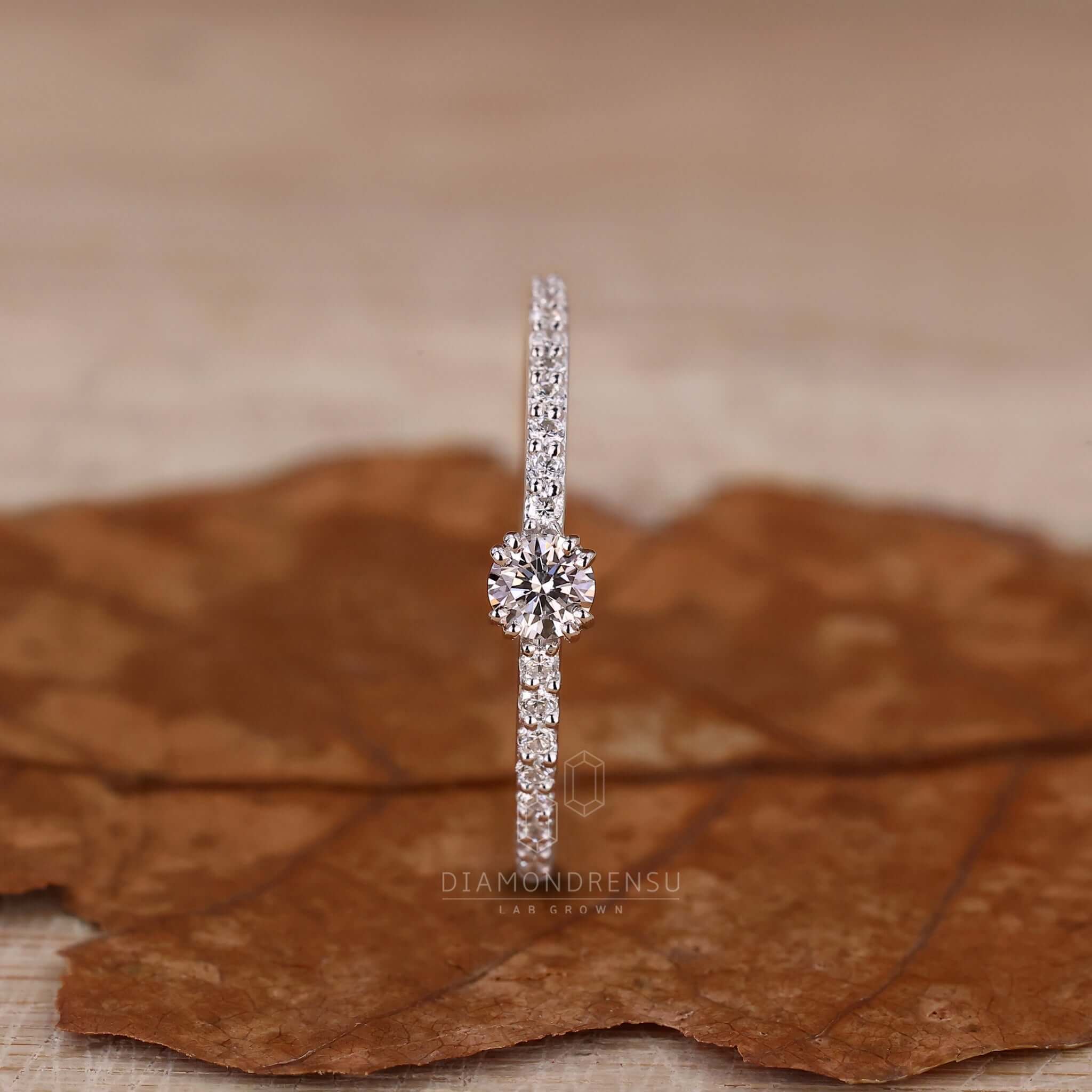 UK engagement ring showcasing a beautiful lab grown diamond.