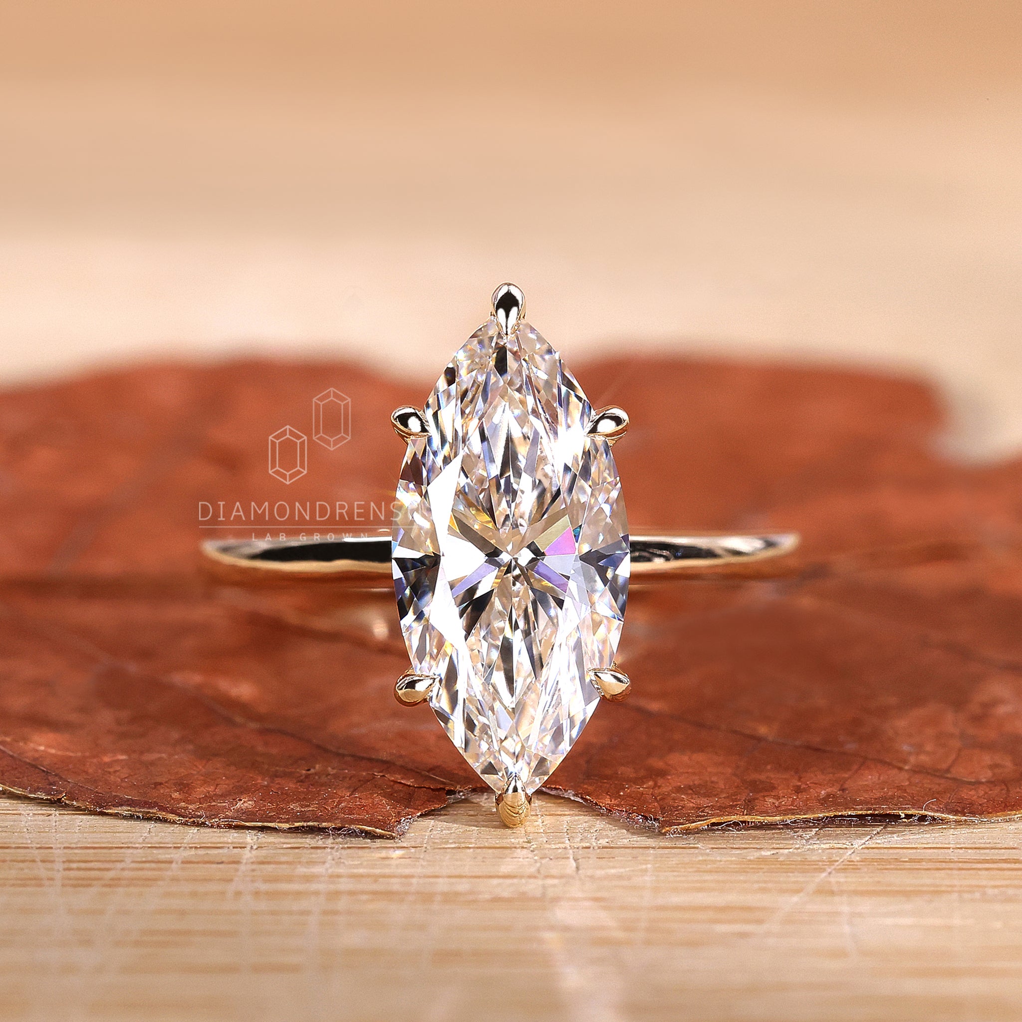 Buy engagement ring in UK with marquise cut.
