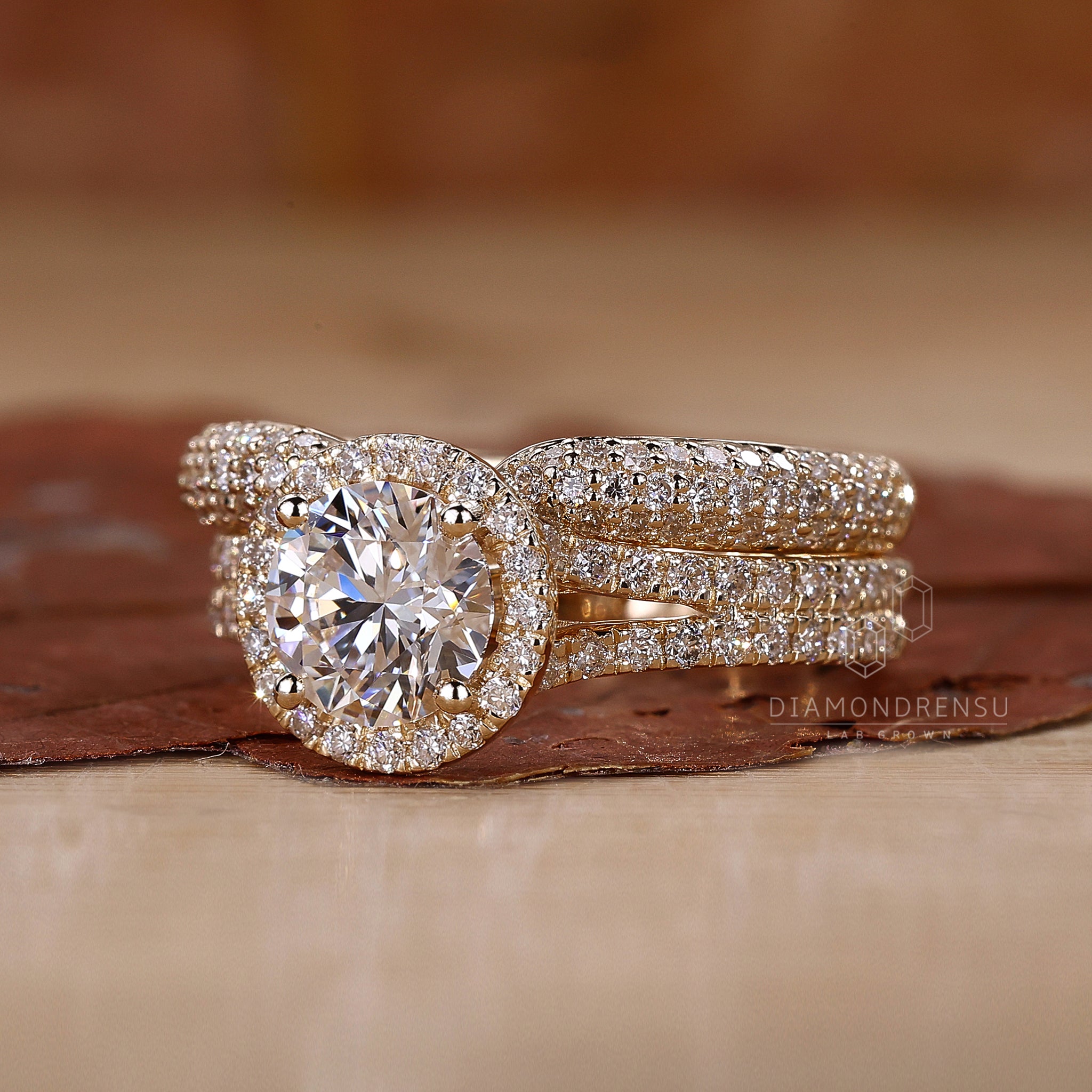 Cathedral setting round diamond ring.
