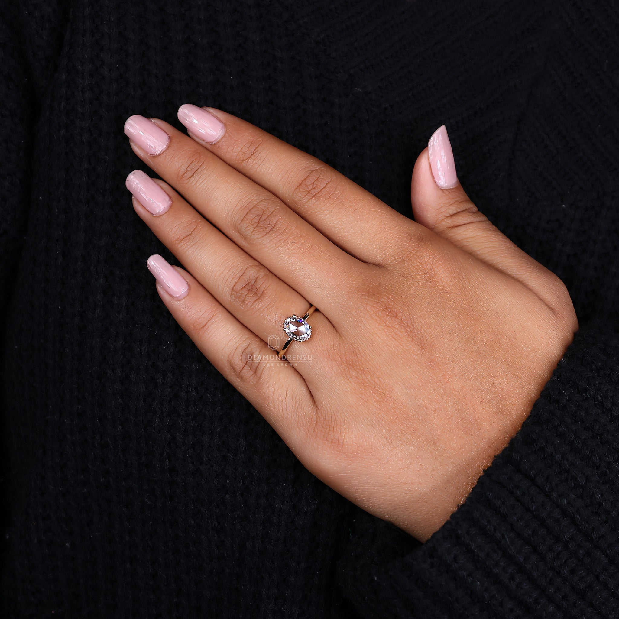 Rose cut ring with prong setting design
