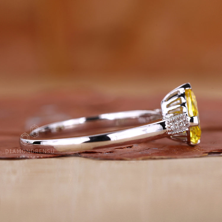 Milgrain setting on white gold ring.
