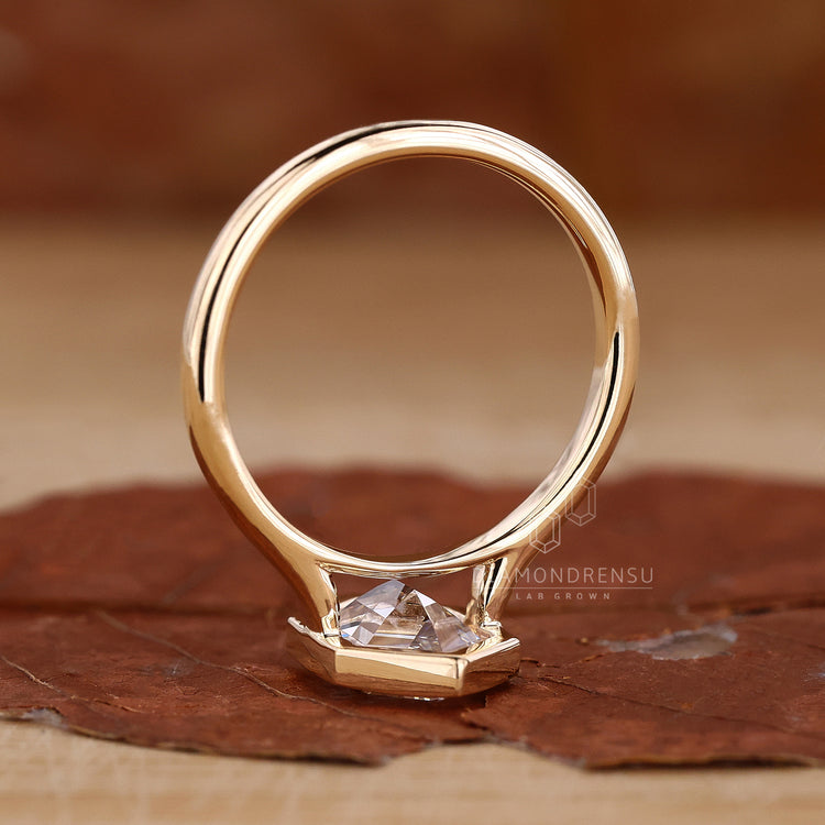 Handmade jewelry by Diamondrensu UK ring makers.
