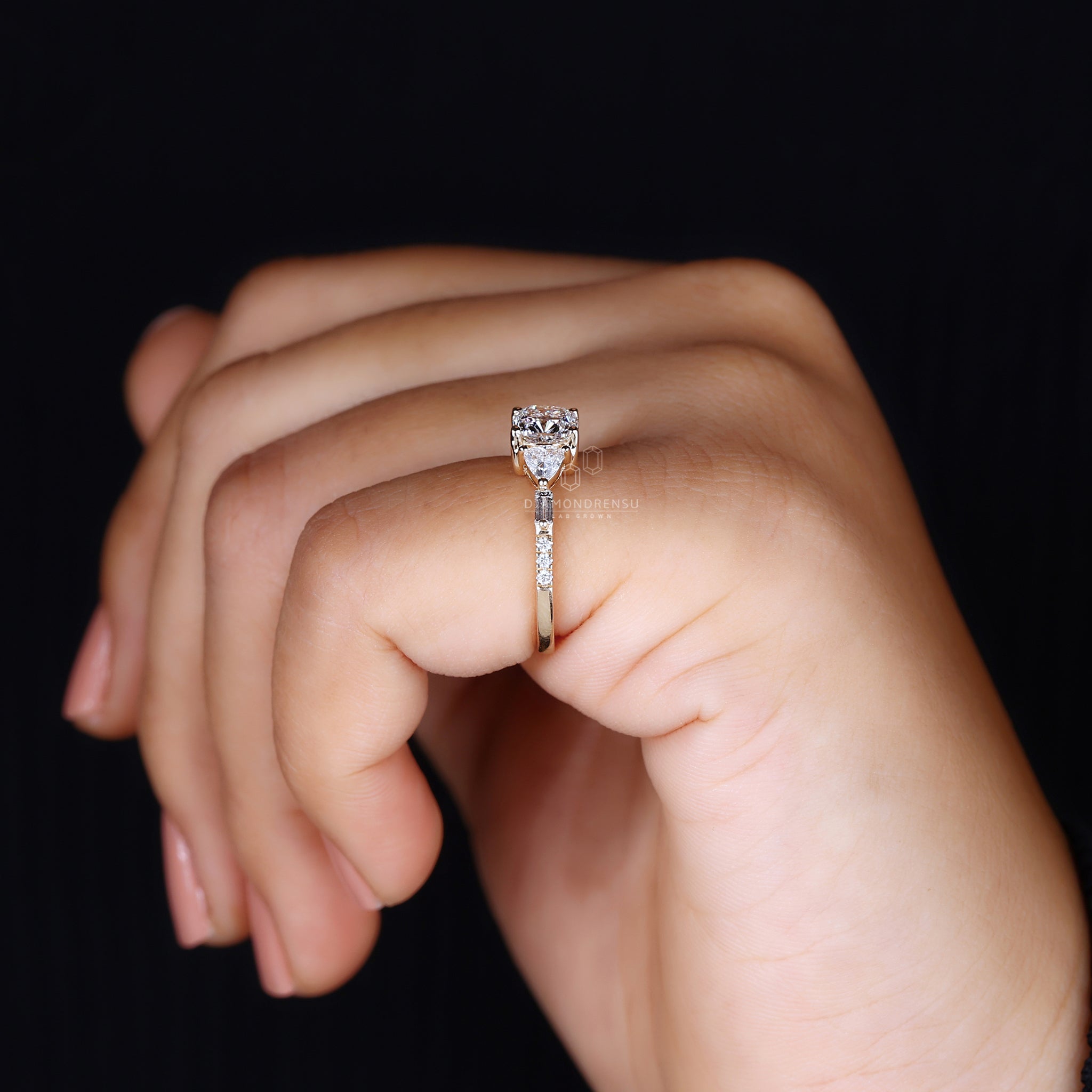 UK engagement ring with lab grown diamond.
