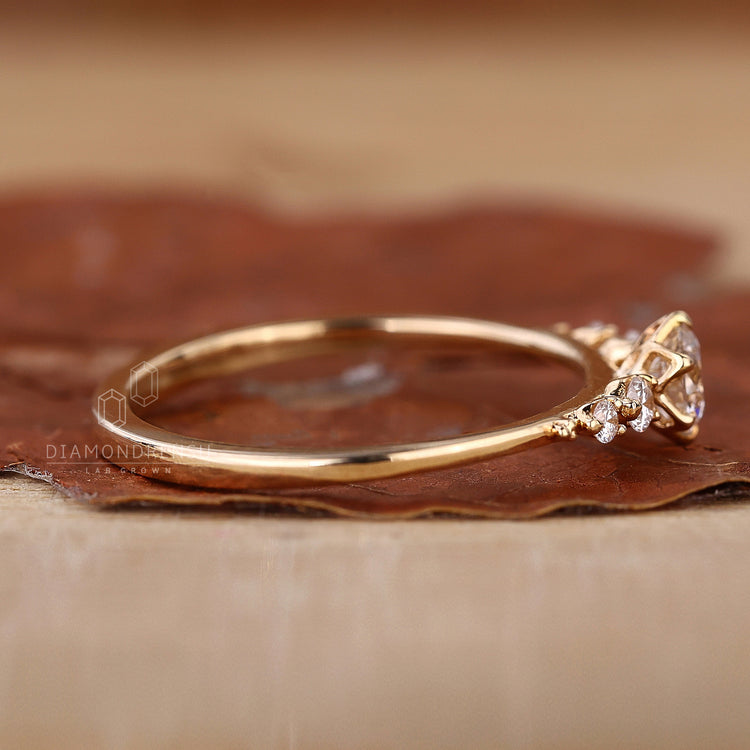 Tulip ring design with round diamonds.
