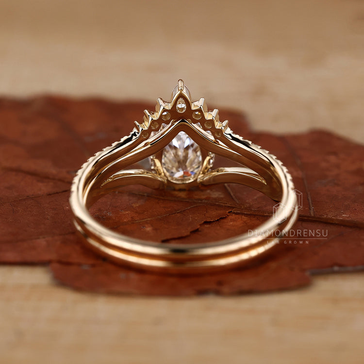 Lab grown pear diamond bridal set.
