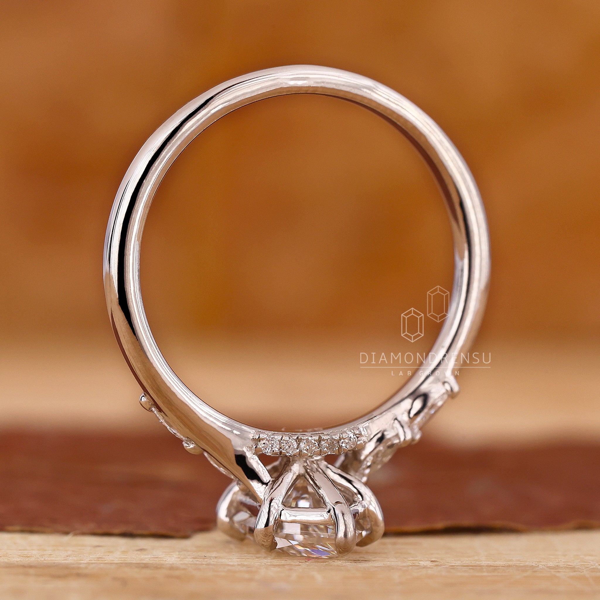 IGI certified Lab Grown Diamond ensures diamond quality.
