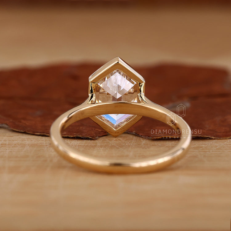 IGI certified solitaire engagement ring for UK engagement ring.
